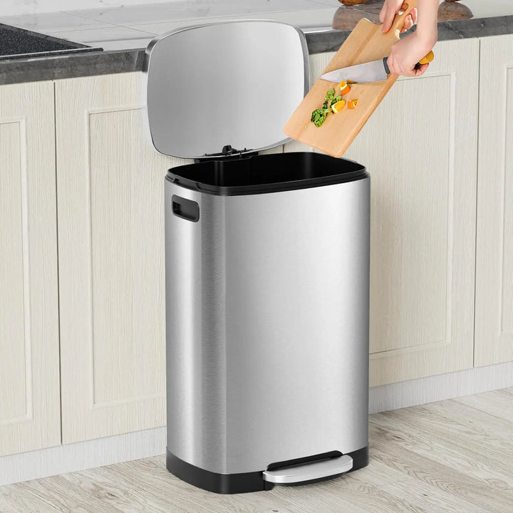 13 Gallon Trash Can with Lid, Trash Can